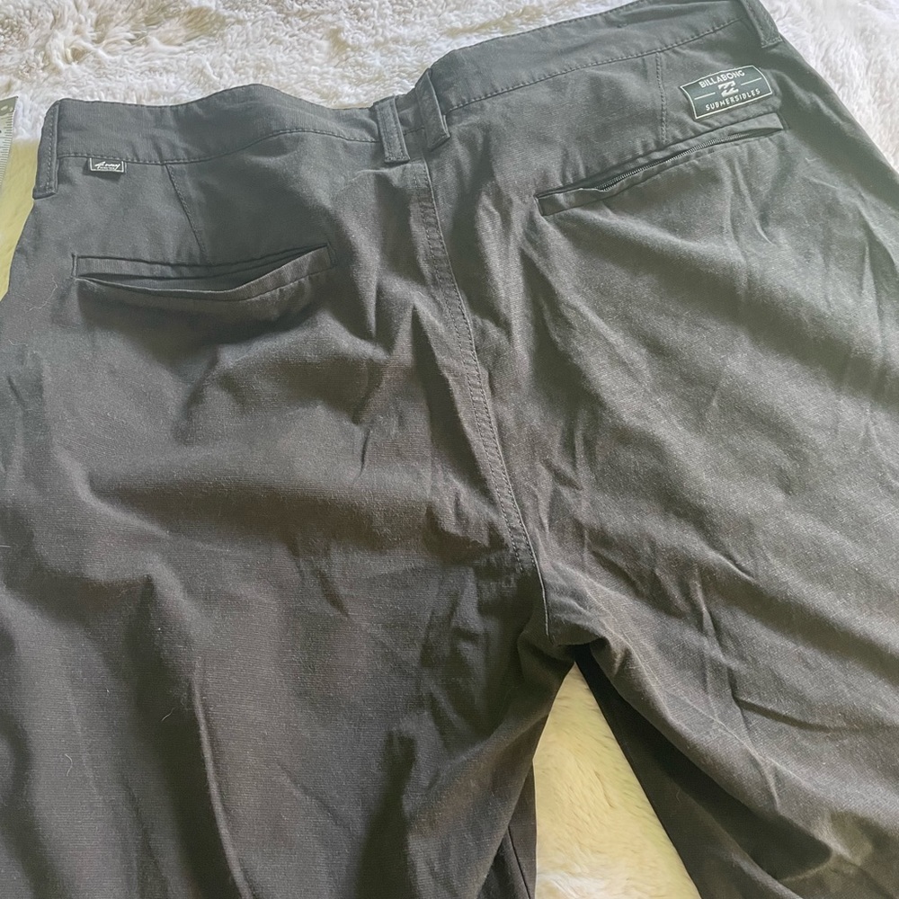 Shorts - Picture 3 of 3